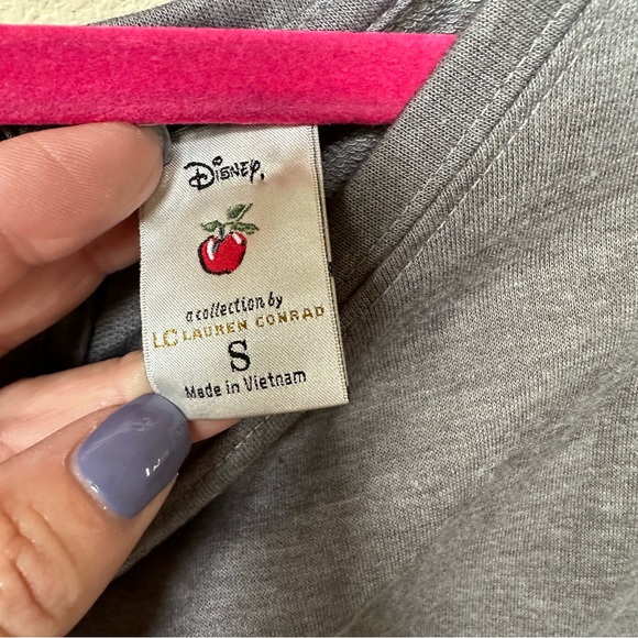Disney Lauren Conrad Snow White & 7 Dwarves Top Small - Picture 4 of 8